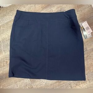 Chic Women's Navy Skort